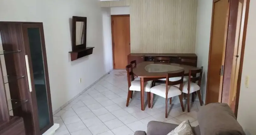 Apartamento com 2 dormitórios (suíte), sacada, 1 vaga de garagem e 1 hobby box - centro - fpolis/sc