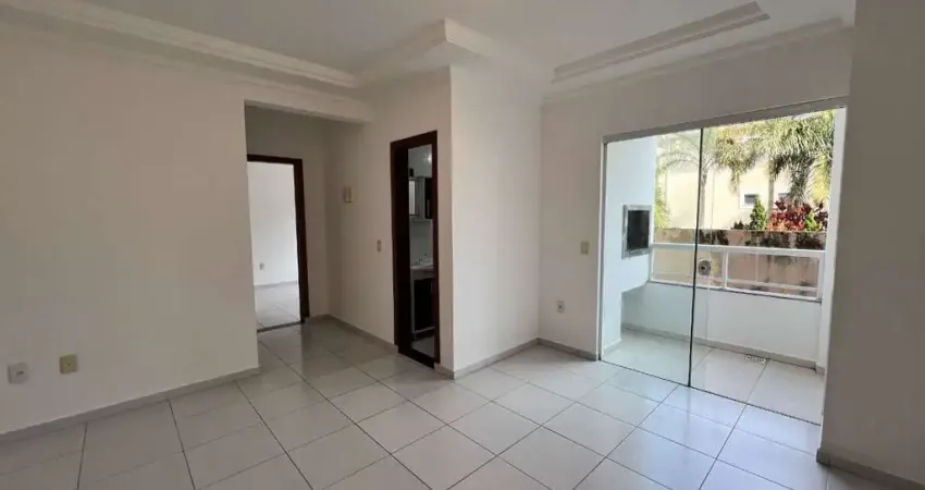 Apartamento com 2 dormitórios, sendo 1 suíte na praia dos ingleses