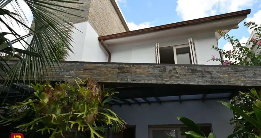 Casa em condomínio fechado com 4 quartos à venda na Ipe Amarelo, Canto da Lagoa, Florianópolis