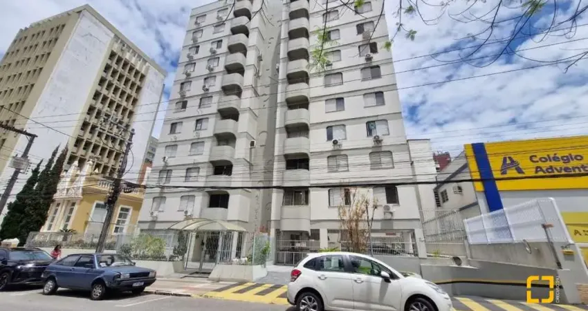 Apartamento a venda no centro de florianópolis com 94m², dois quartos, suíte e garagem livre