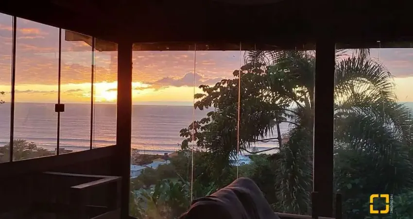 Casa à venda com vista mar na praia da armação em florianópolis sc