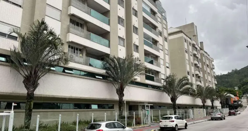 Apartamento mobiliado, com 2 quartos (1 suíte) - 1 vaga coberta + hobby box