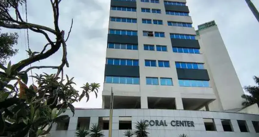 Sala no comercial coral center com 01 vaga coberta em coqueiros - floriánópolis