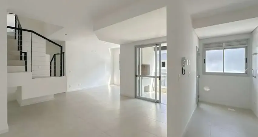 Apartamento duplex - 2 dormitórios, sendo 1 suíte - 2 vagas - bairro estreito - florianópolis