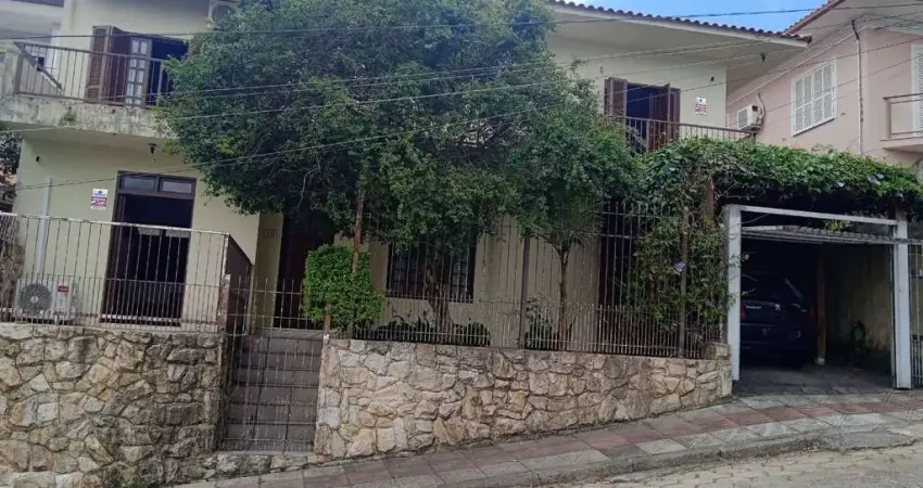 Vendo casa com 2 Pavimentos (Andares) no bairro Itaguaçu em Florianópolis-SC.