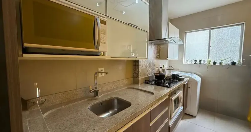 Apartamento com 2 quartos e 1 vaga, por 388 mil, no Kobrasol/São José