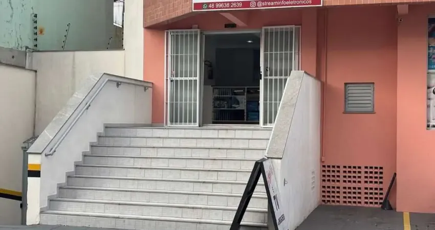 Loja Comercial em Região Privilegiada de Barreiros - São José/SC