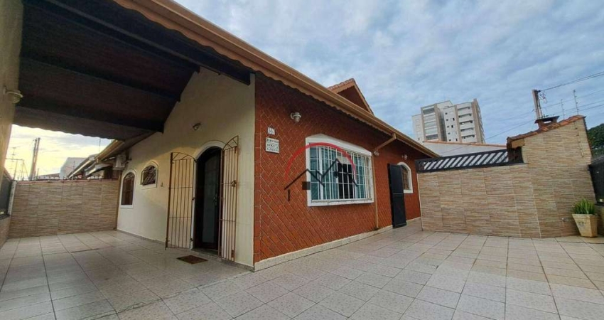 Casa com 3 quartos à venda na Rua Porfirio Diogo Santana, 367, Centro, Peruíbe
