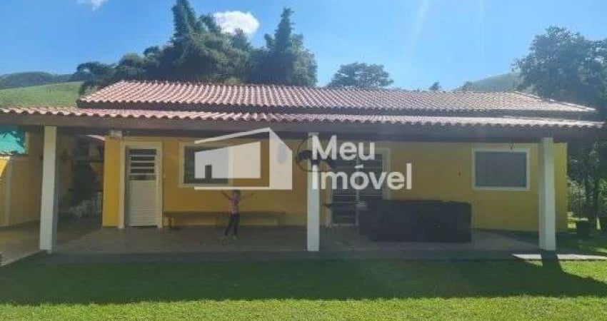 Linda Chacara em Monteiro Lobato com 5000m2 plana , com rio nos fundos 5 dormitorios-SP