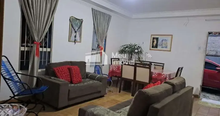 Oportunidade Casa com potencial grande para Comercio