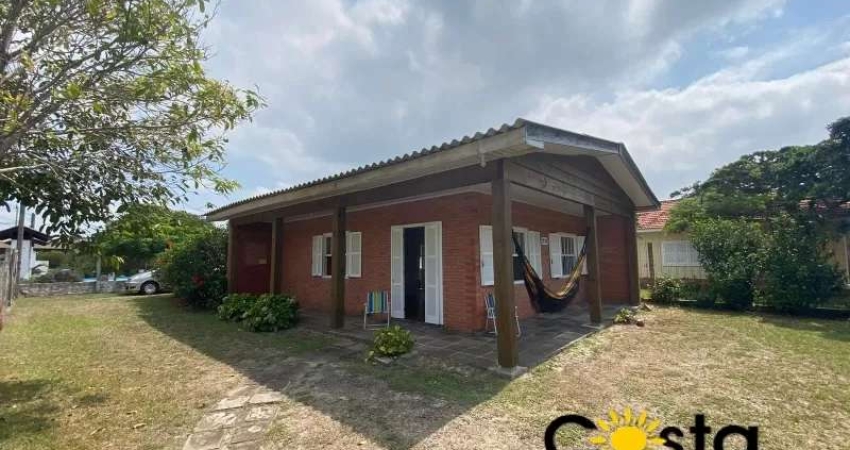 Casa com 2 quartos à venda na Zona Nova, Tramandaí 