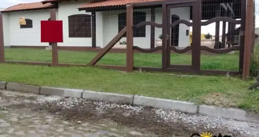 Casa com 2 quartos à venda na Zona Nova, Tramandaí 