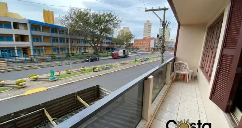 Apartamento na Av da Igreja com Box e Sacada Fechada