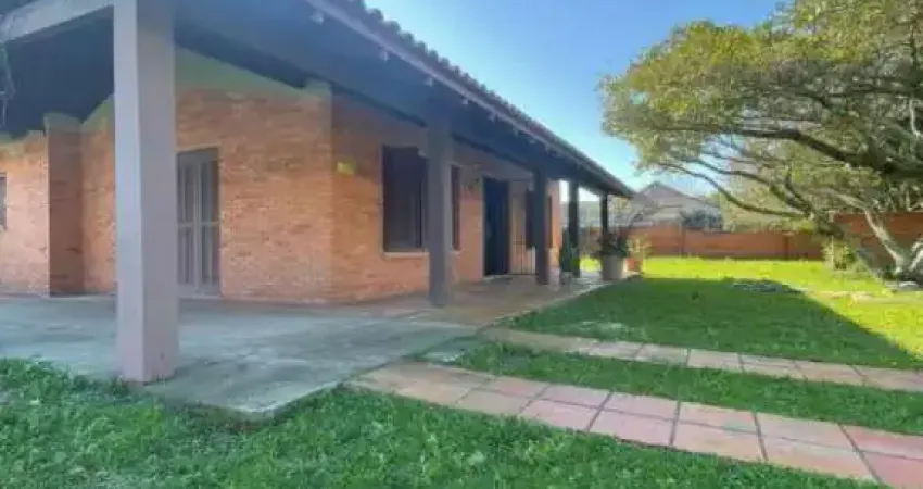 Casa com 2 terrenos Próximo da Plataforma de Tramandaí
