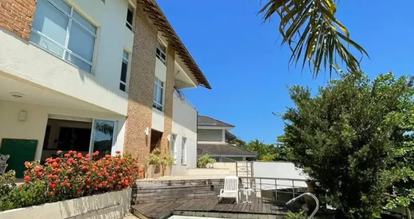 Maravilhosa casa tríplex no condominio portinho de massarú com 4 suítes amplas !