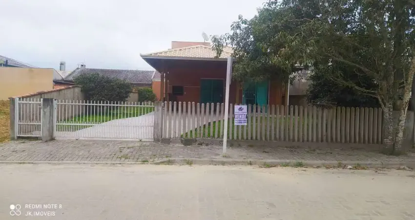 BELÍSSIMA CASA BEM LOCALIZADA, A VENDA NO LOTEAMENTO PRINCIPE EM ITAPOÁ SC