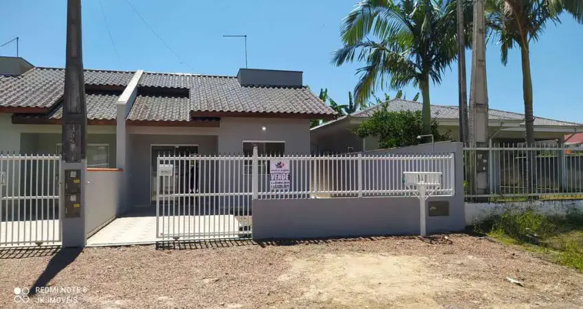 Excelente casa geminada, bem localizada, a venda no baln.itapoá - itapoa sc