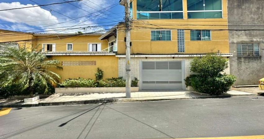 Casa para Venda em Guarulhos, Vila Barros, 4 dormitórios, 1 suíte, 1 banheiro, 6 vagas