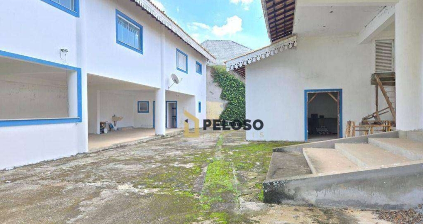 Sobrado com 4 dormitórios à venda, 650 m² por R$ 2.968.000,00 - Serra da Cantareira - Mairiporã/SP