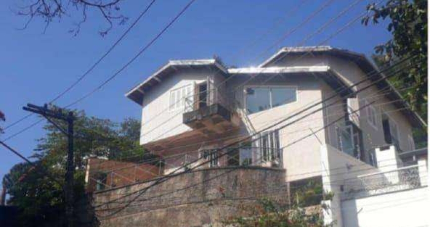 Sobrado em condomínio à venda | 300m² | 4 dormitórios | 3 suítes | 3 vagas - Jardim Ibiratiba - São Paulo/SP