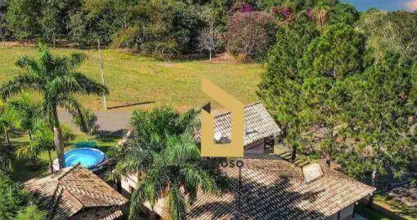 Casa de campo em condomínio fechado | 330m² | 4 dormitórios | 2 suítes | 6 vagas | Piscina | Spa | Morro Grande da Boa Vista | Bragança Paulista/SP
