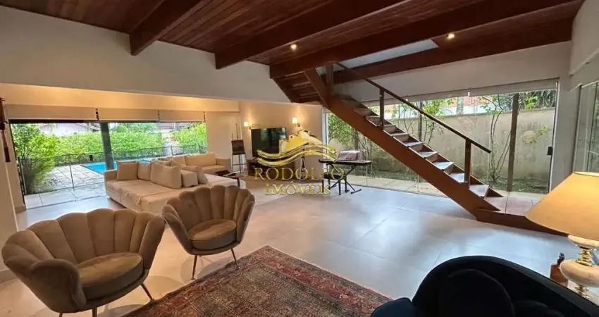 Guarujá-SP Praia da Enseada 4 Suítes 320m² 6 Vagas Piscina Espaço Gourmet Ar-condicionado