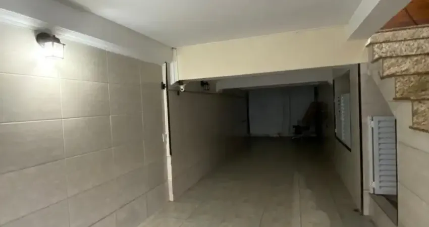 Belíssimo sobrado no bairro Planalto, em São Bernardo do Campo, com 165 metros quadrados de área construída.