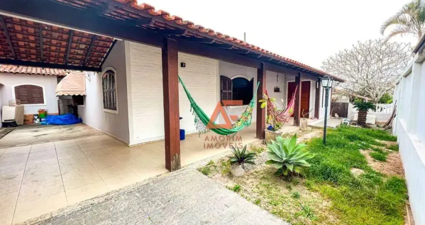 Casa com 3 dormitórios, 230 m² - venda por R$ 950.000,00 ou aluguel por R$ 6.500,00/mês - Centro - São Pedro da Aldeia/RJ