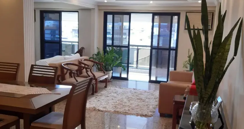 Rua Homem de Melo, apartamento original 4 quartos 2 suítes e 3 vagas
