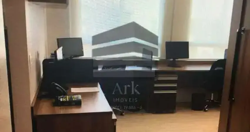 Sala Comercial na Vila Mariana com 35m², com varanda, banheiro e interfone.