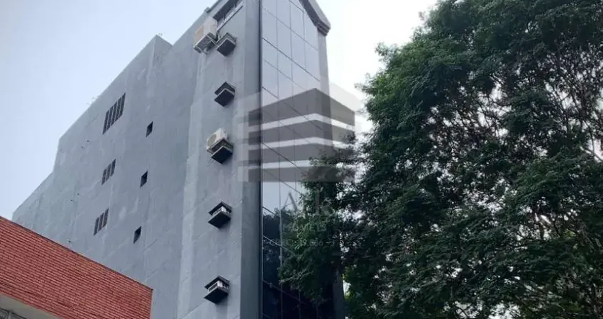 Sala comercial para locação de 40m com ótima localização, ao lado da estação do Metrô Santa Cruz-SP