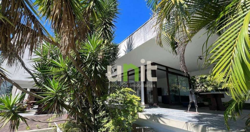 Casa com 4 dormitórios à venda, 390 m² por R$ 1.750.000,00 - Itaipu - Niterói/RJ