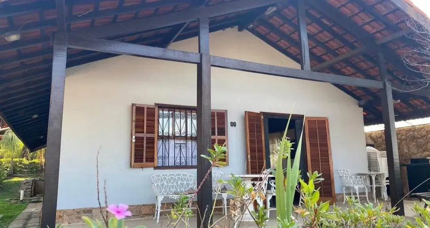Casa à venda em condomínio fechado, pronta para financiamento - toda mobiliada