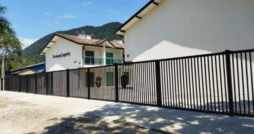 Sobrado à 100 metros da Praia Lagoinha - Ubatuba temporada