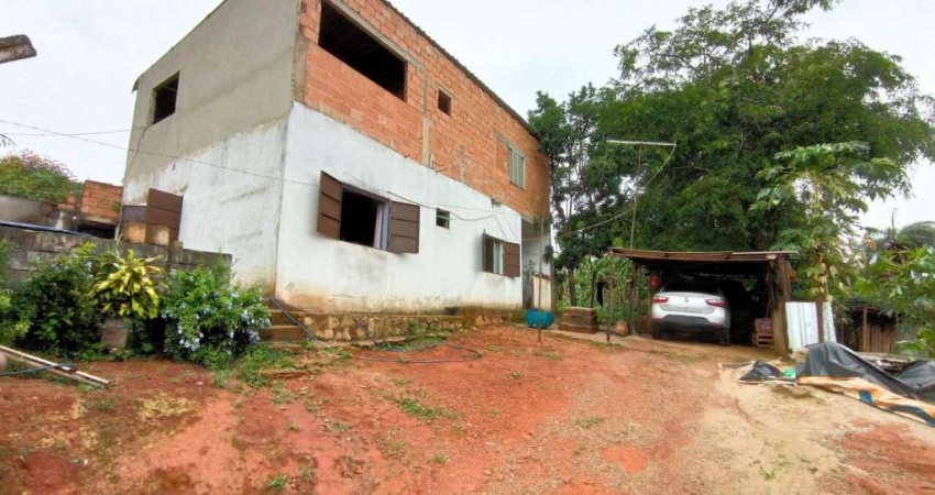 Casa 300 m² à Venda no Bairro Santa Cruz, em Mateus Leme | JUATUBA IMÓVEIS |