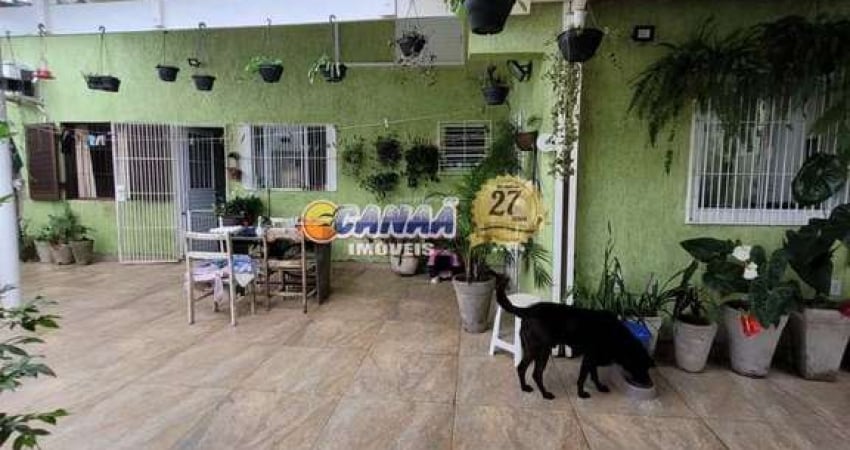 Casa com 1 dorm, Balneário Itaóca, Mongaguá - R$ 325 mil, Cod: 10812