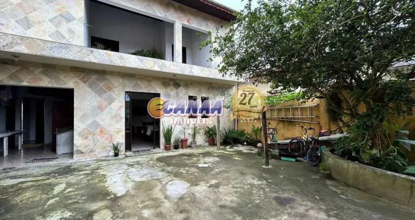 Sobrado com 6 dorms, Balneário Itaguai, Mongaguá - R$ 640 mil, Cod: 11947