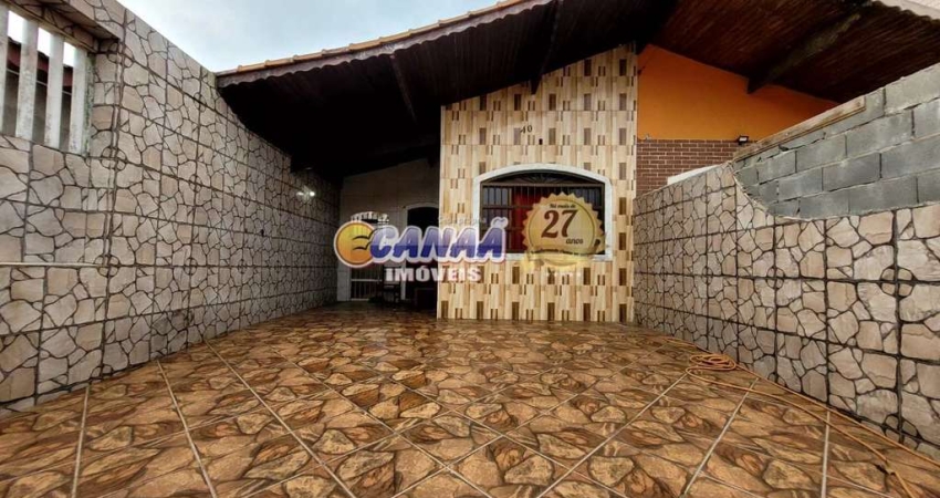 Casa com 2 quartos, Balneário Plataforma I, Mongaguá - R$ 300 mil, Cod: 12380