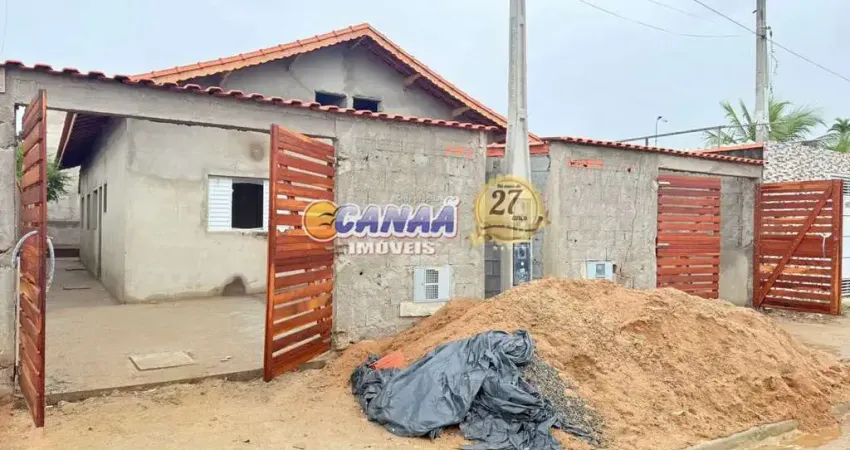 Seu Refúgio no Litoral! Casa com Piscina em Mongaguá-SP!