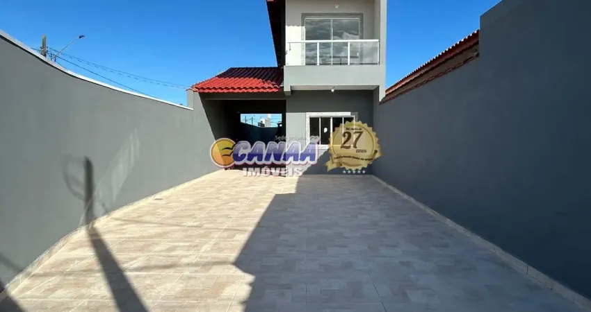 Lindo sobrado novo à venda com área gourmet e piscina em mongaguá/sp!