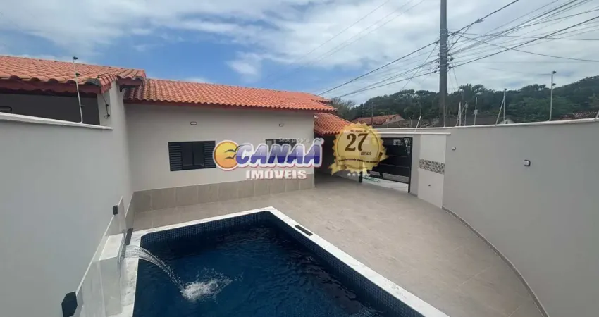 Belíssima casa à venda em itanhaém - com piscina e lado praia!