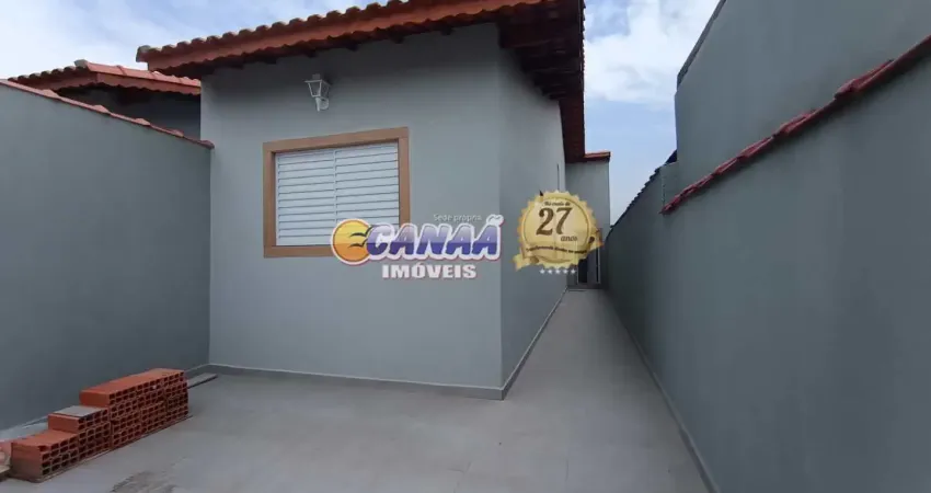 Casa à nova venda com 3 dormitórios e piscina em mongaguá/sp!
