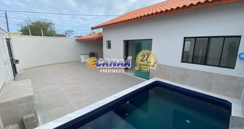 Casa nova à venda em mongaguá- sp lado praia!  3 dormitórios e piscina !!!