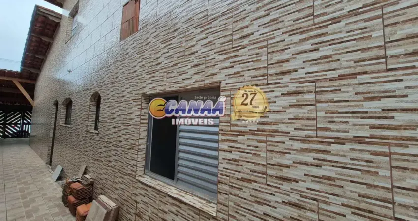 Sobrado 2 dormitórios sendo 1 suíte com amplo quintal, na praia de mongaguá