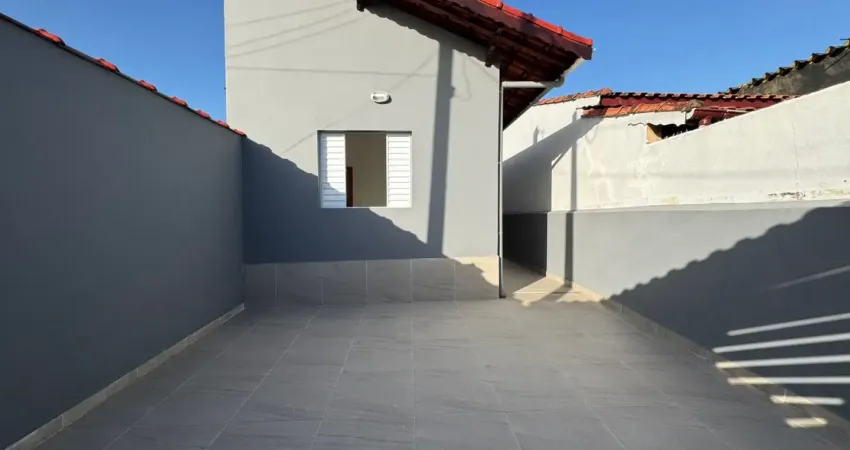 Casa nova, com excelente distribuição e localização privilegiada, ideal para quem busca conforto e praticidade no dia a dia.