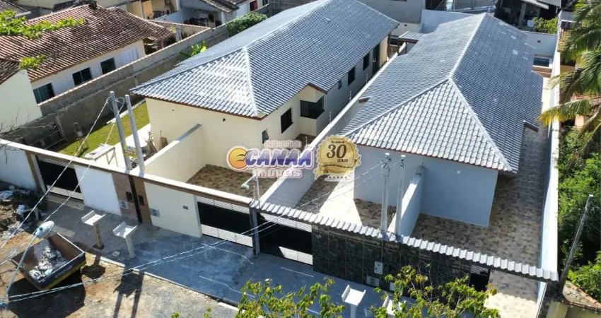 Casa à Venda em Itanhaém Litoral de SP - Com Piscina Lado Praia!!!