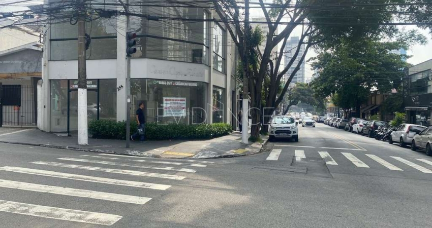 Loja comercial para locação na Gomes Cardim - Tatuapé | 200m², nova, 2 andares, fachada de vidro