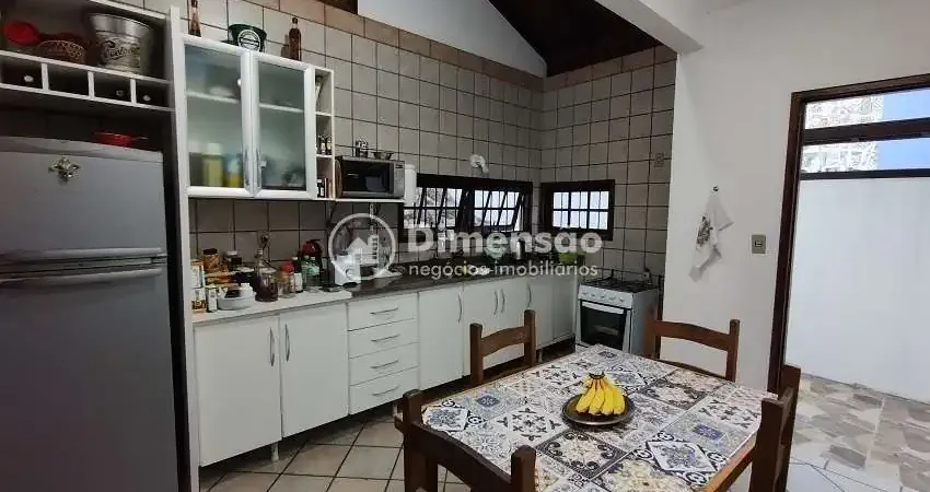 Casa na Trindade com 4 quartos e 214,82 M2 privativos