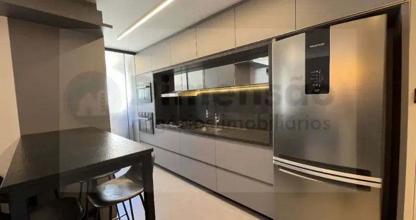 Excelente  apto com 2 DORMS (1 suíte), lavabo. 1 vaga de garagem.