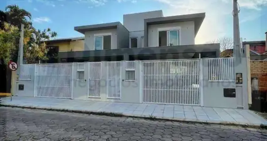 Casa com 3 suítes no bairro Córrego Grande - Florianópolis